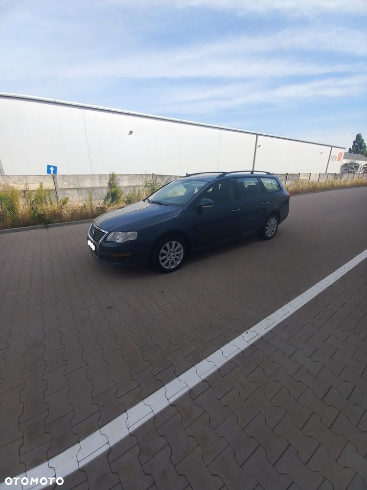 Volkswagen Passat - 4