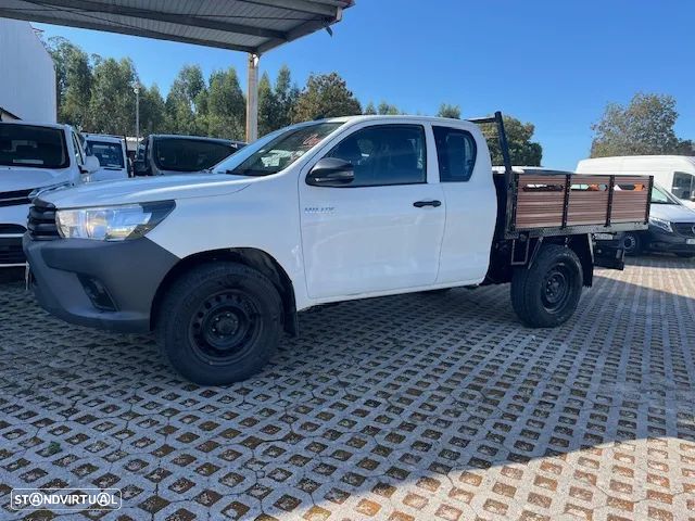 Toyota HILUX Club 150cv  3 Lug. - 4