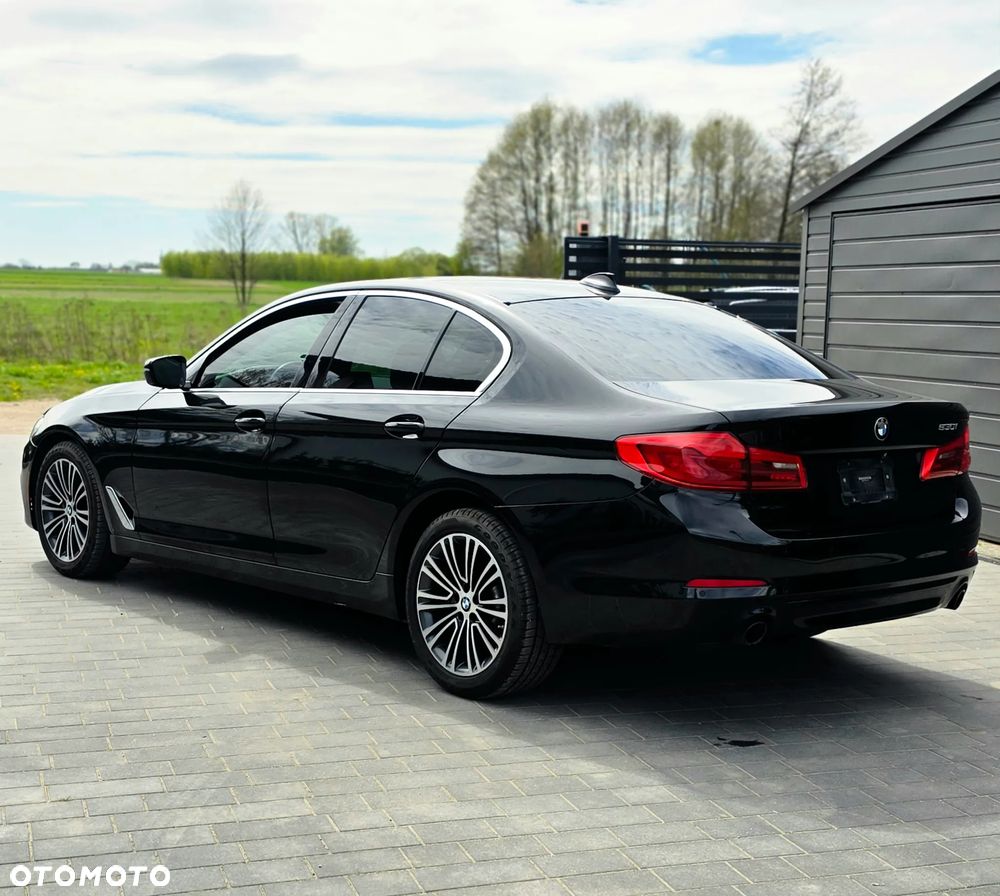BMW Seria 5 520i Sport Line - 14