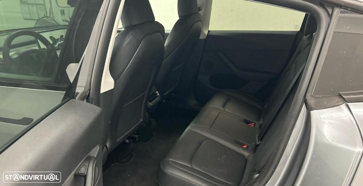 Tesla Model Y Long Range Dual Motor AWD - 6