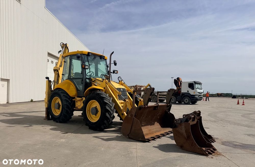 New Holland LB115B-4hp rok 2000  koparka ładowarka 4x4 - 1