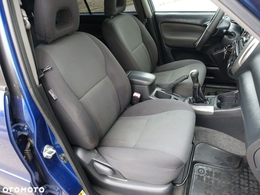 Toyota RAV4 D-4D 4x4 - 19