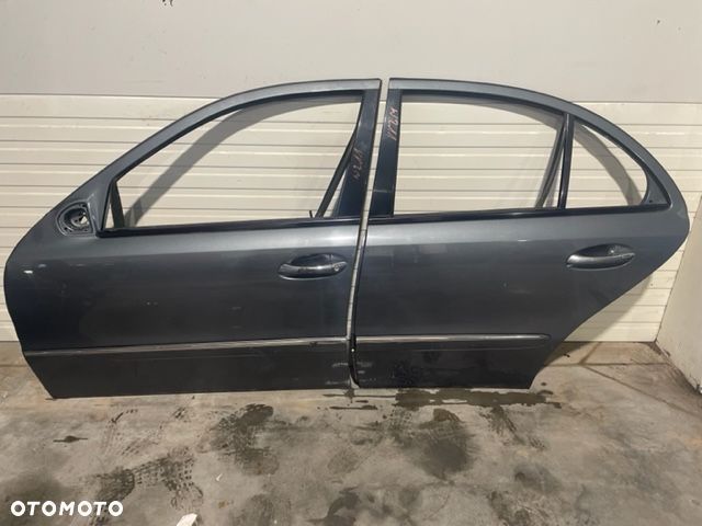 MERCEDES W211 211 drzwi lewy tył - 1