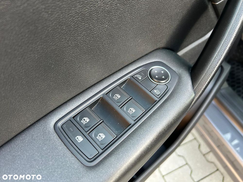 Renault Captur 1.0 TCe Intens - 29