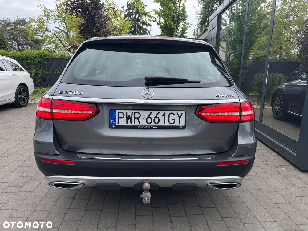 Mercedes-Benz Klasa E - 9