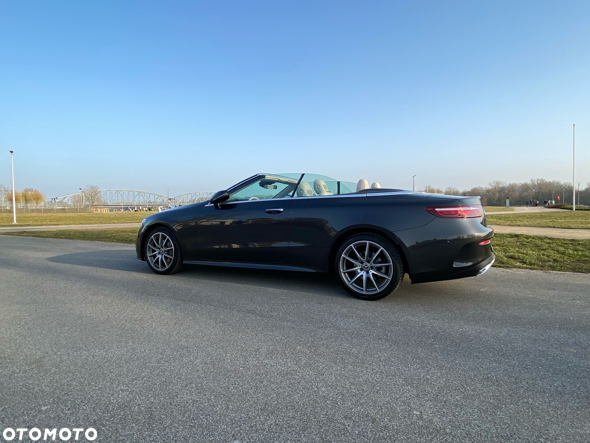 Mercedes-Benz Klasa E 220 d 4Matic Cabrio 9G-TRONIC AMG Line - 16