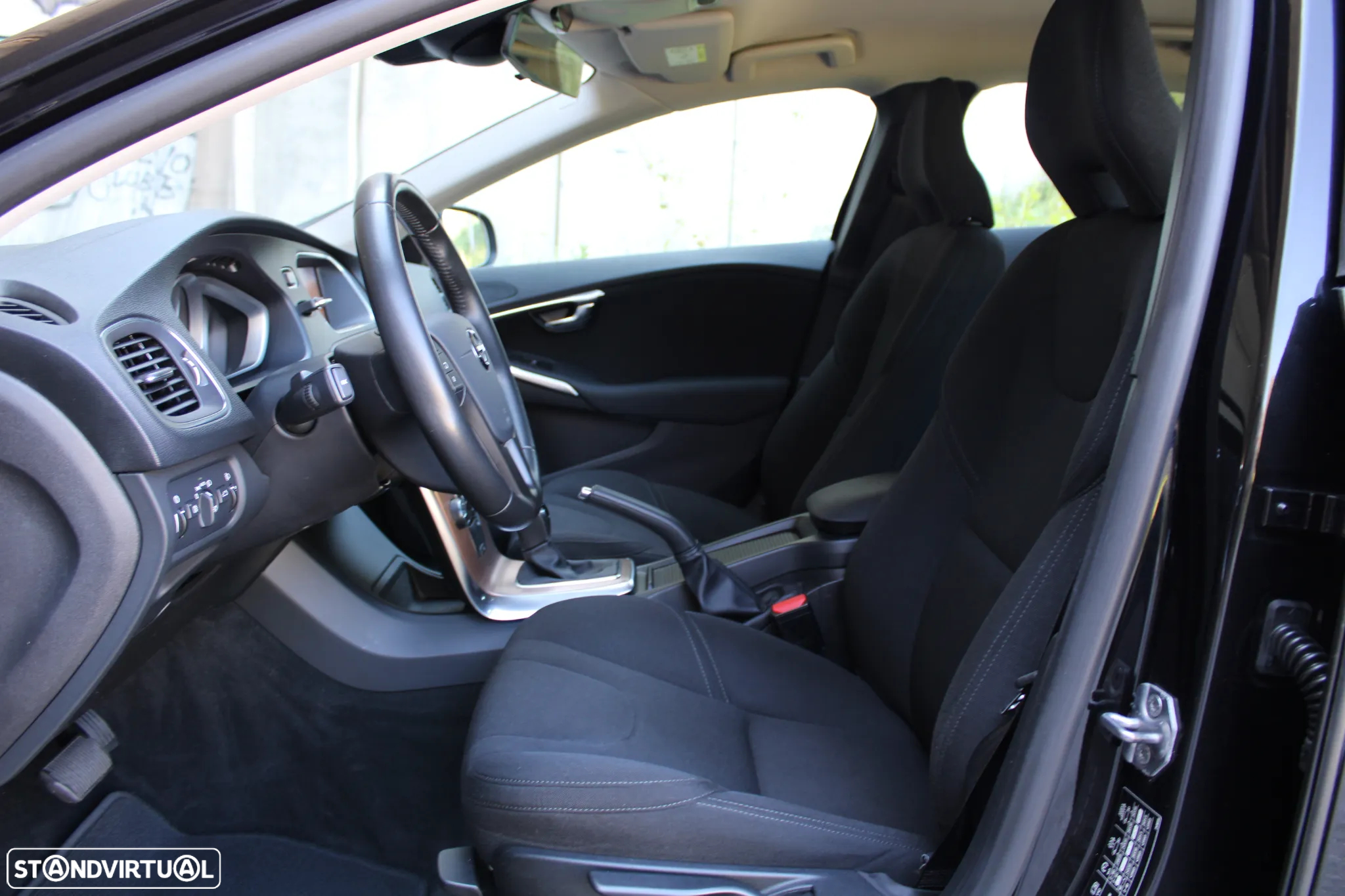 Volvo V40 Cross Country 2.0 D2 Momentum Geartronic - 10
