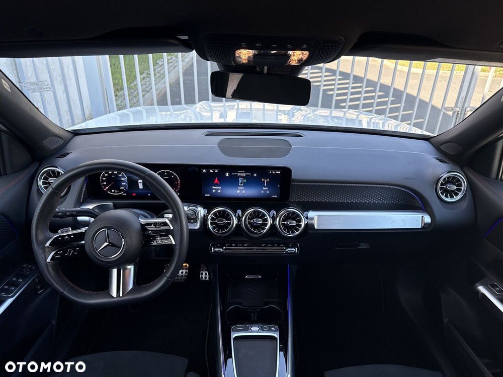 Mercedes-Benz GLB - 14