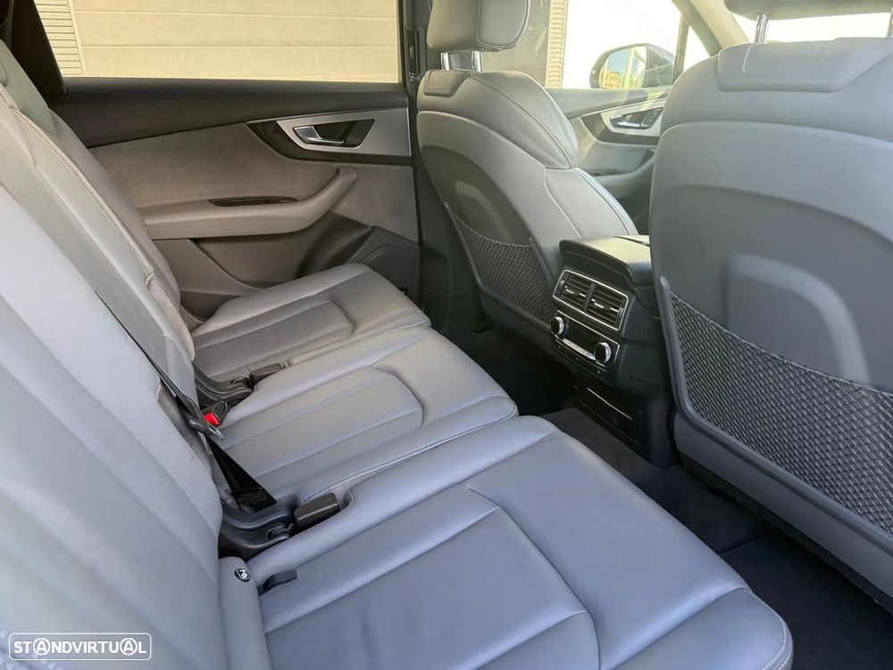 Audi Q7 3.0 TDI quattro S-line Tiptronic - 34
