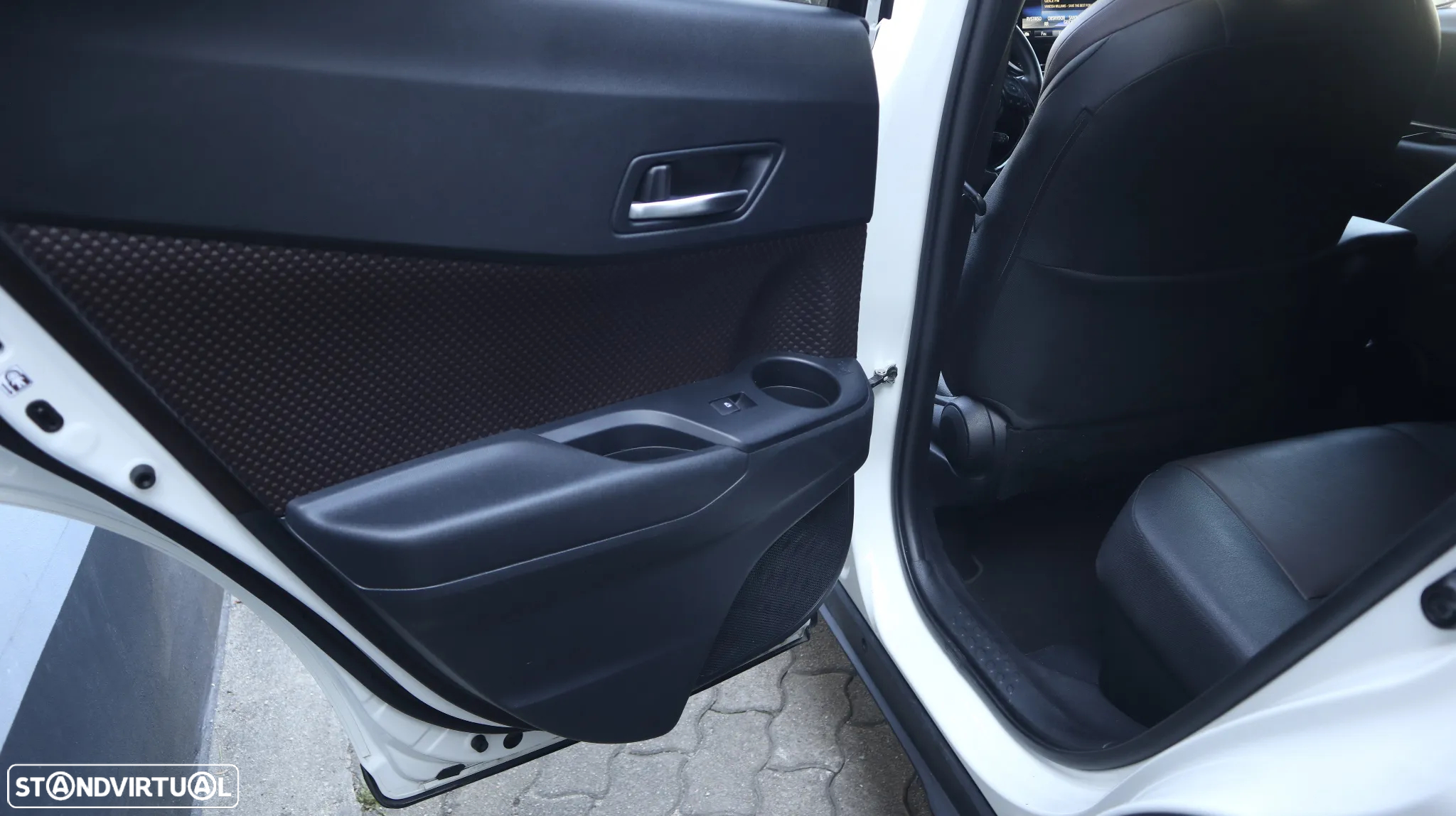 Toyota C-HR 1.8 HSD Exclusive+P.Luxury - 18
