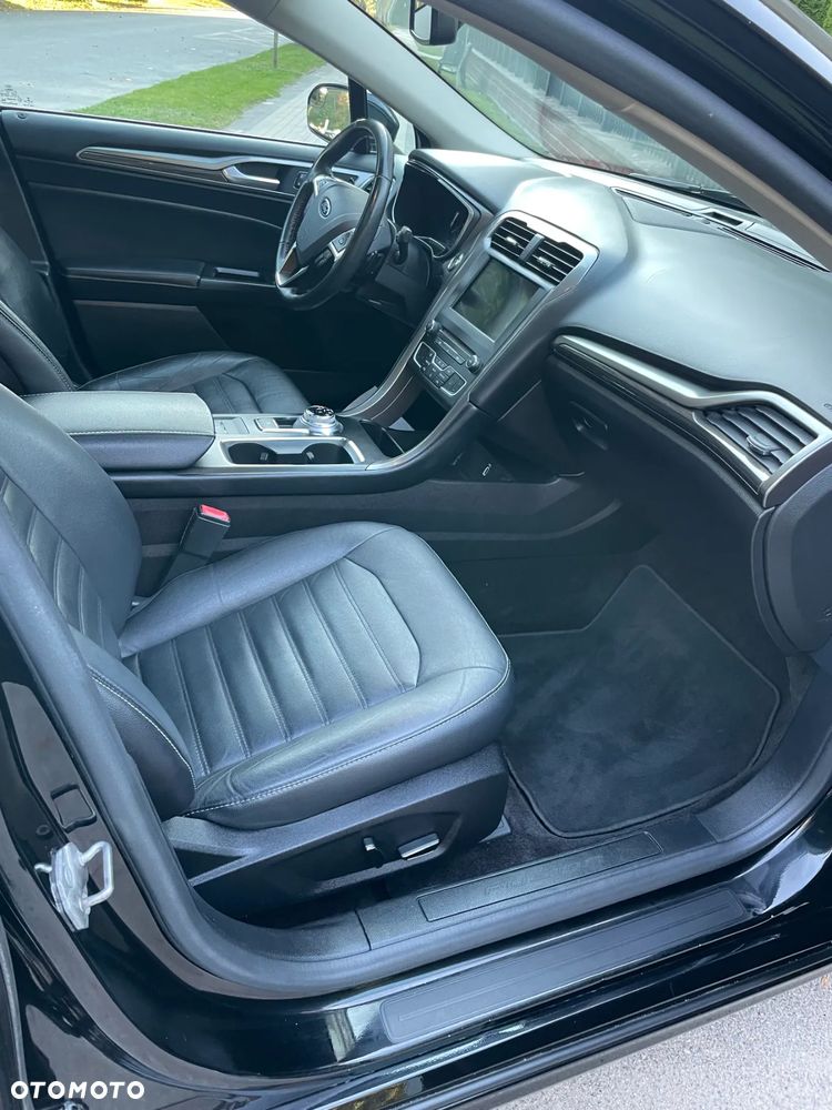 Ford Fusion - 7