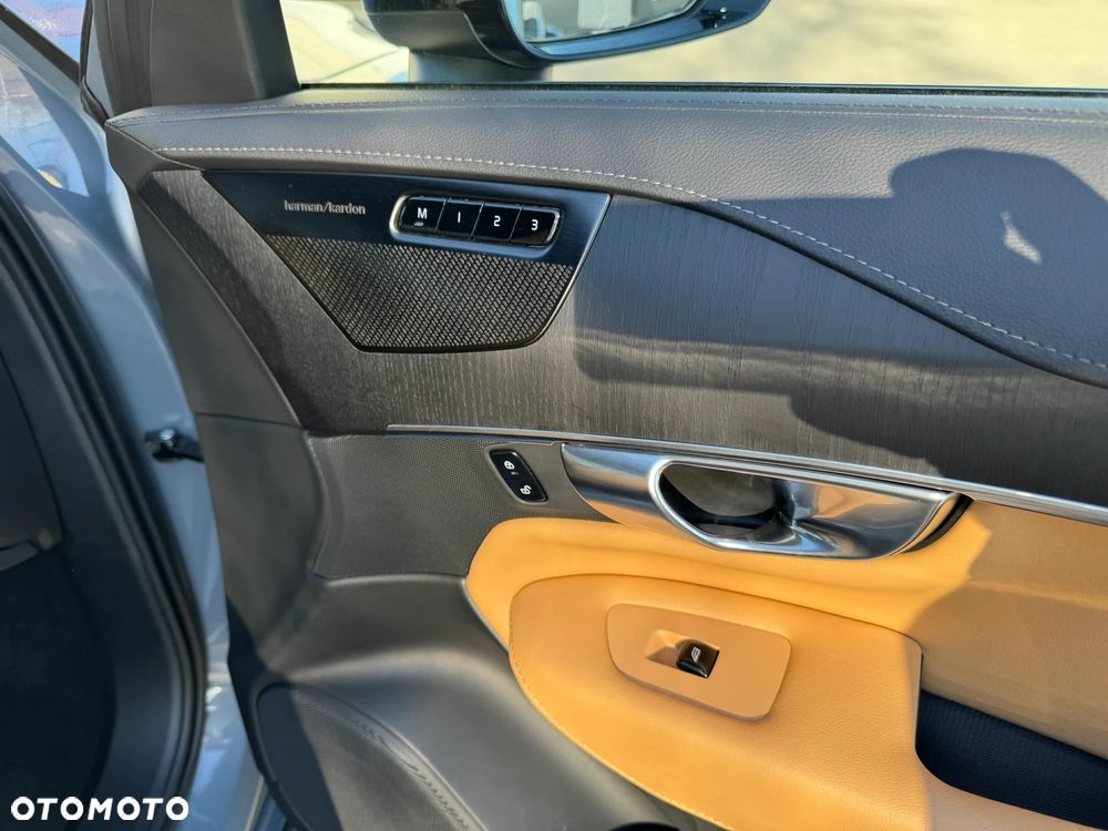 Volvo XC 90 B5 D AWD Plus Dark 7os - 27
