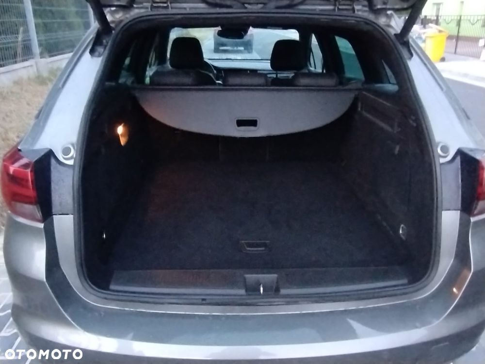 Opel Astra 1.2 T Business Elegance S&S - 9