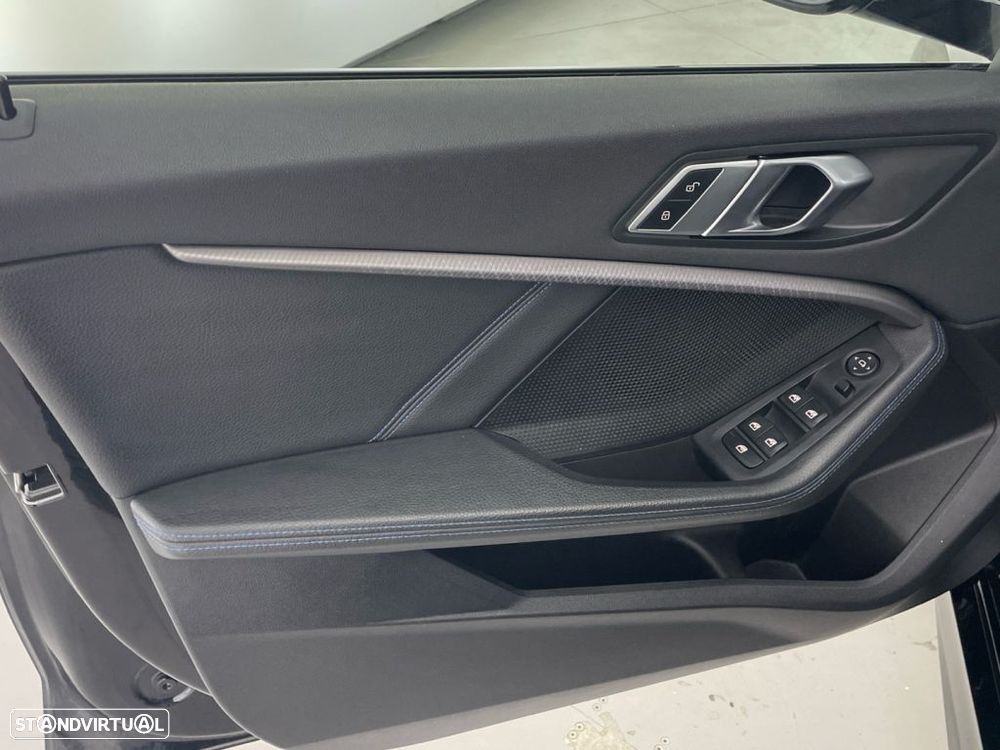 BMW 116 d Pack Desportivo M - 17