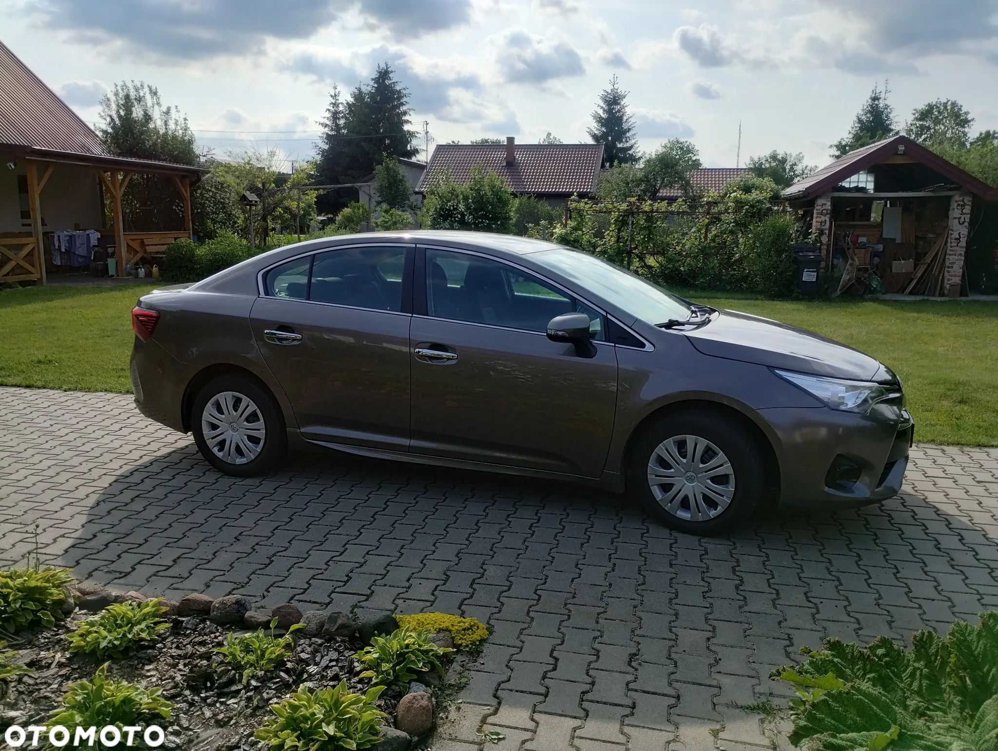 Toyota Avensis - 12