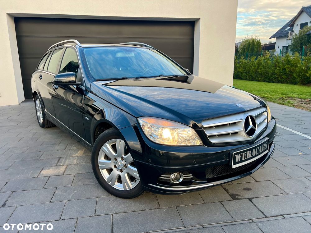 Mercedes-Benz C-Class 2010 photo 2