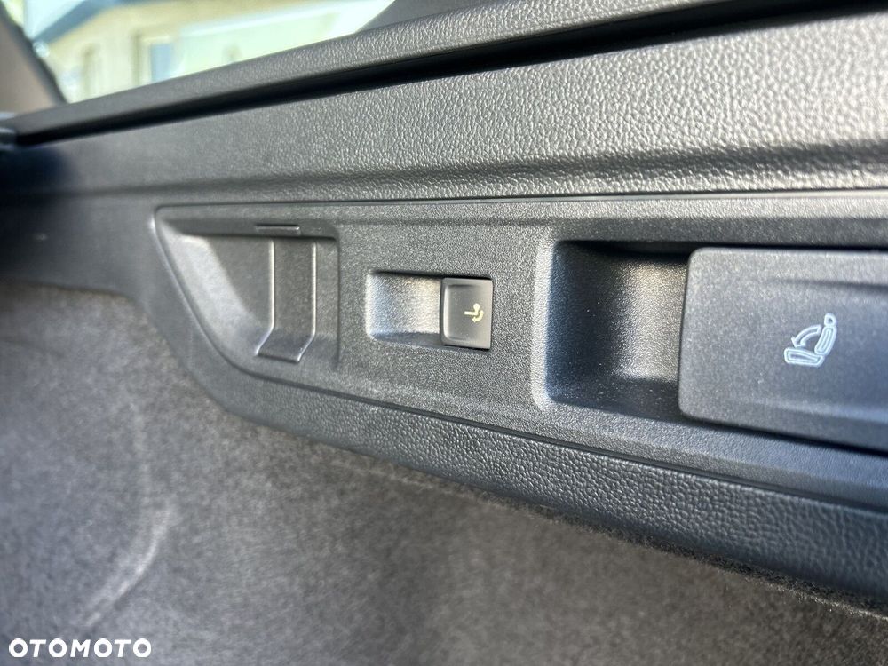 Volkswagen Passat - 30