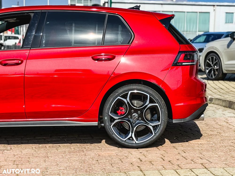 Volkswagen Golf GTI - 8