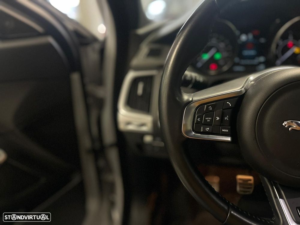 Jaguar E-Pace 2.0 i4D R-Dynamic - 11