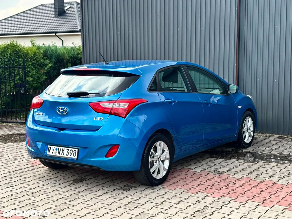 Hyundai i30 blue 1.6 CRDi Passion - 8