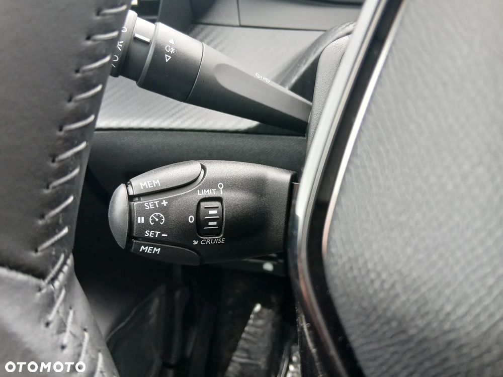 Peugeot 208 1.2 PureTech Business S&S - 14