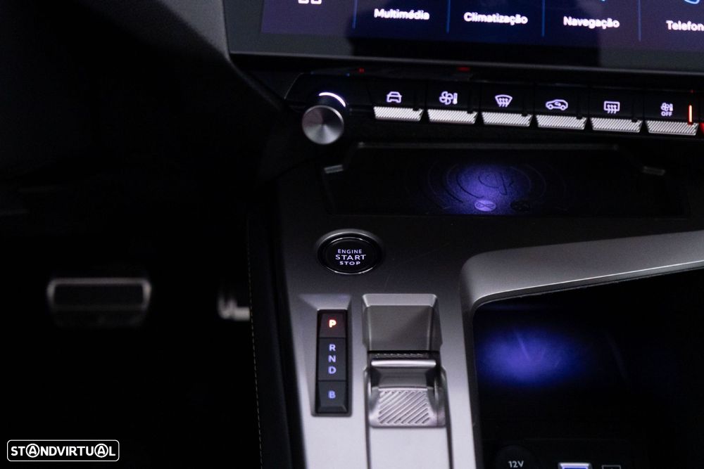 Peugeot 408 1.6 Hybrid GT e-EAT8 - 28