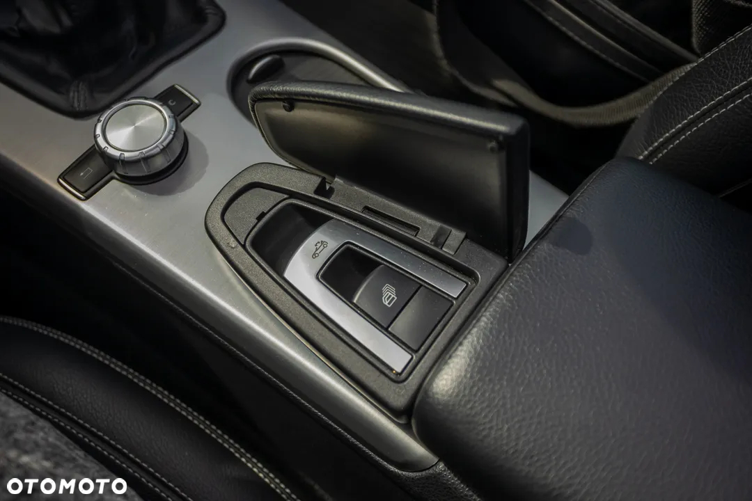 Mercedes-Benz SLK 200 (BlueEFFICIENCY) - 36