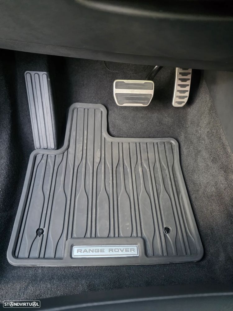 Land Rover Range Rover Evoque 1.5 P300e AWD R-Dynamic SE Auto - 13