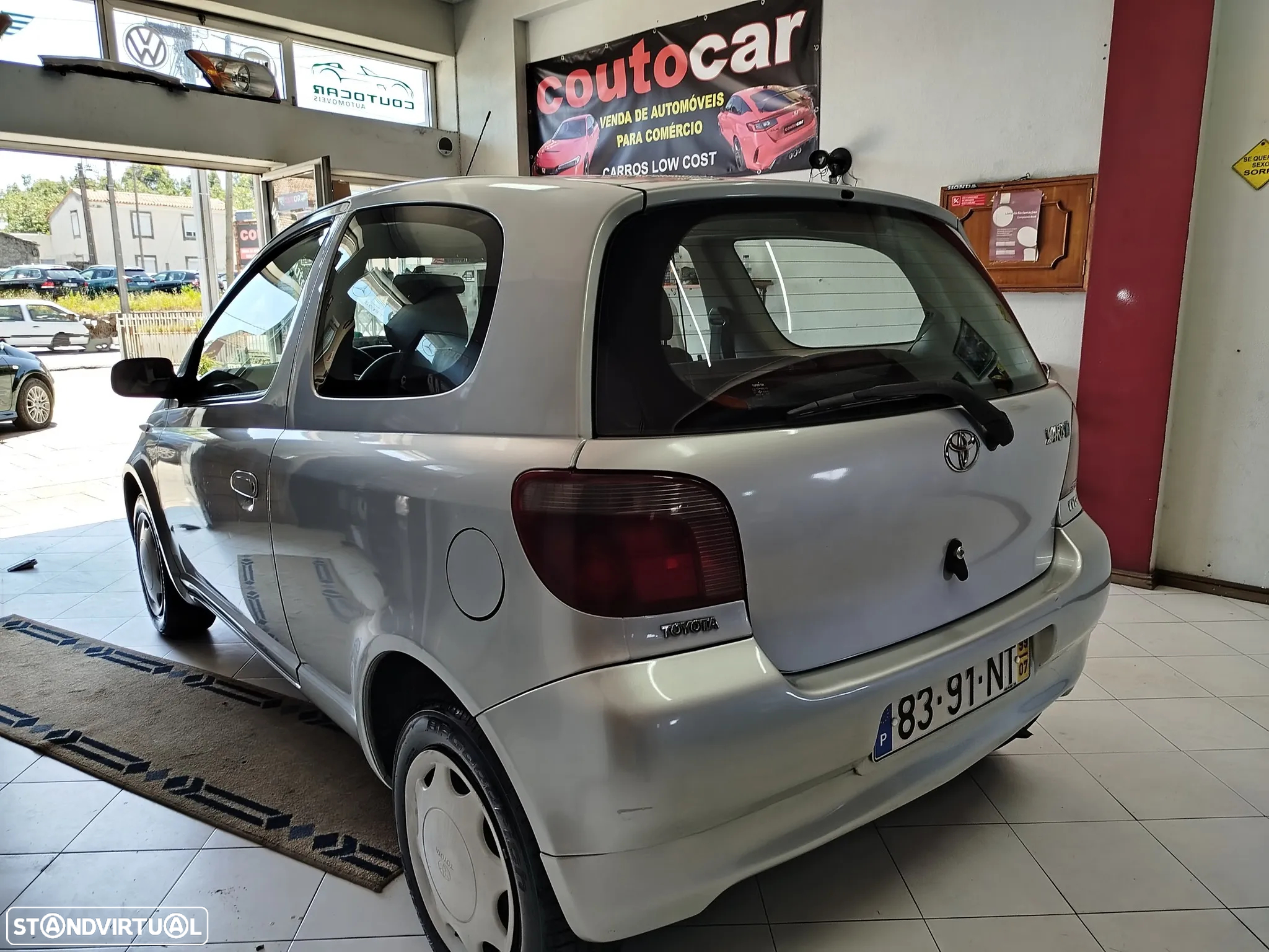 Toyota Yaris 1.0 Base - 5