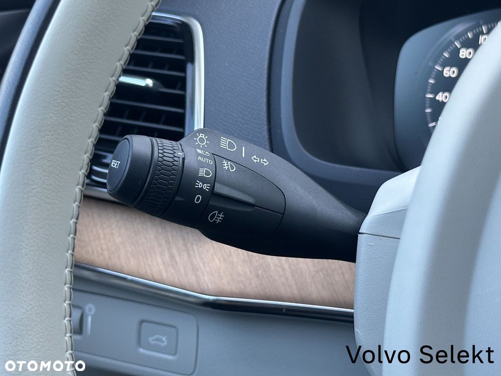 Volvo XC 90 - 25