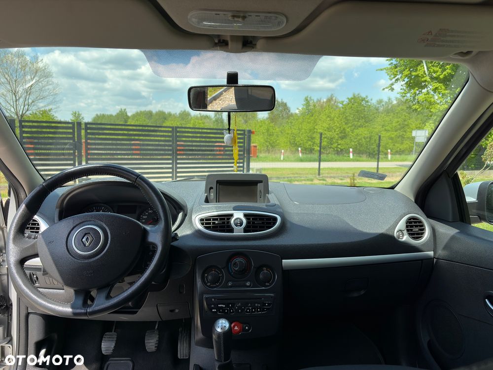Renault Clio - 16
