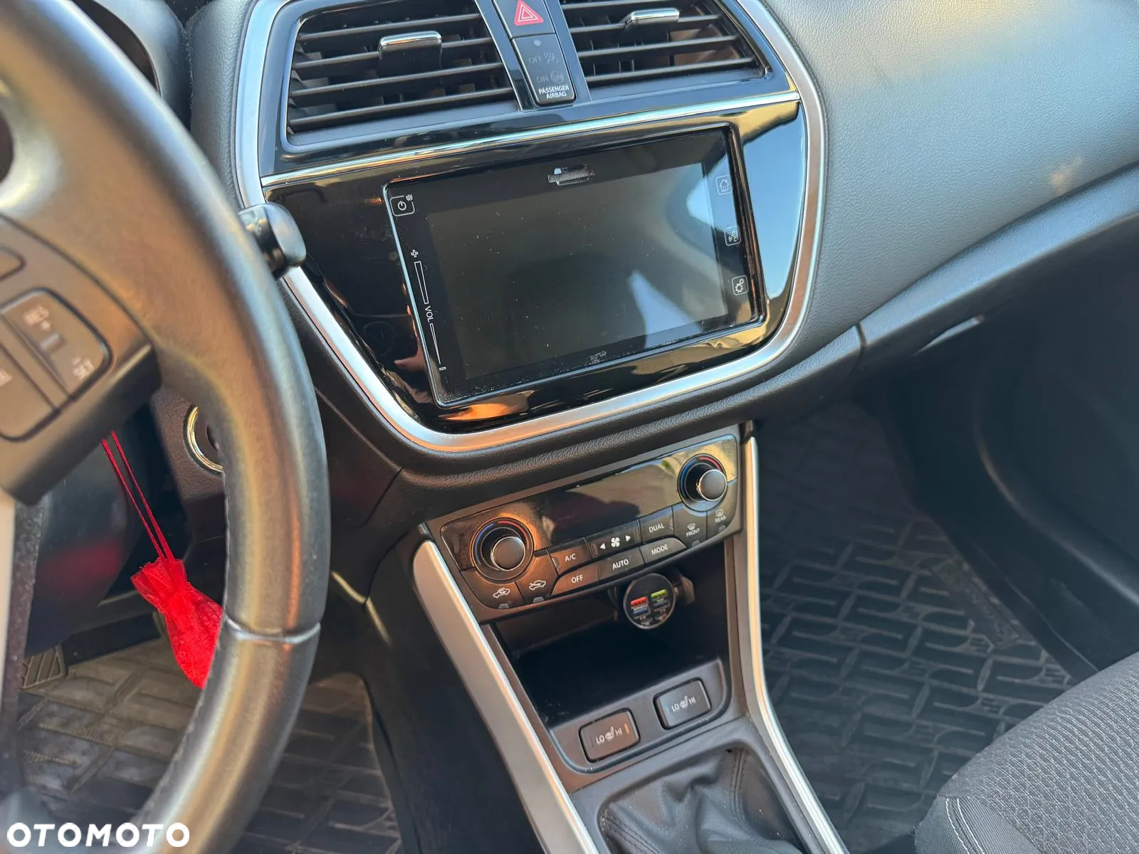 Suzuki SX4 S-Cross 1.0 T Premium - 28