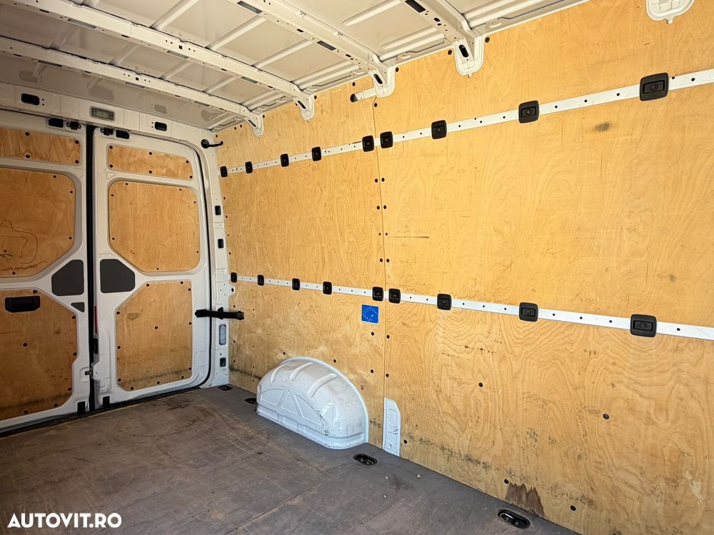Volkswagen Crafter L3H2 - 15