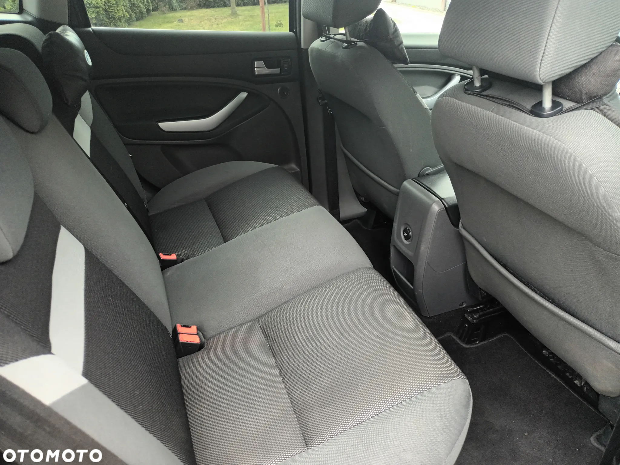 Ford Kuga - 13