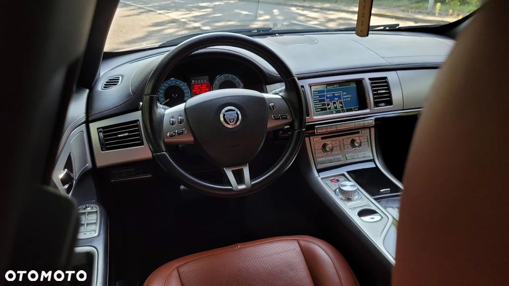 Jaguar XF 4.2 SV8 - 5