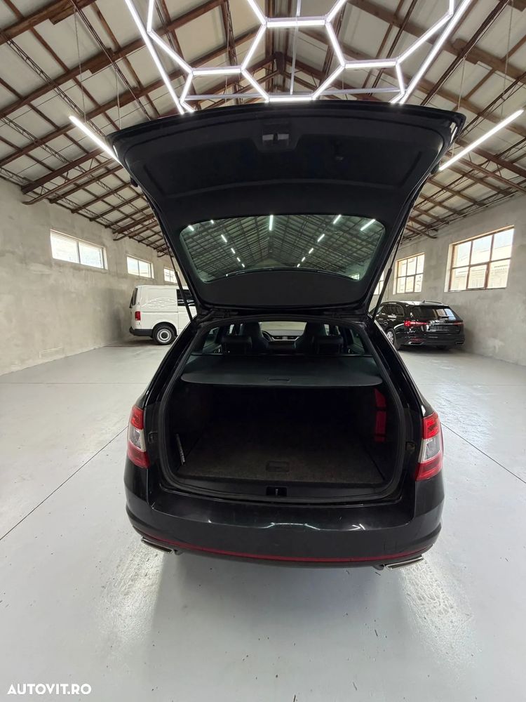 Skoda Octavia 2.0 TDI DSG RS - 20