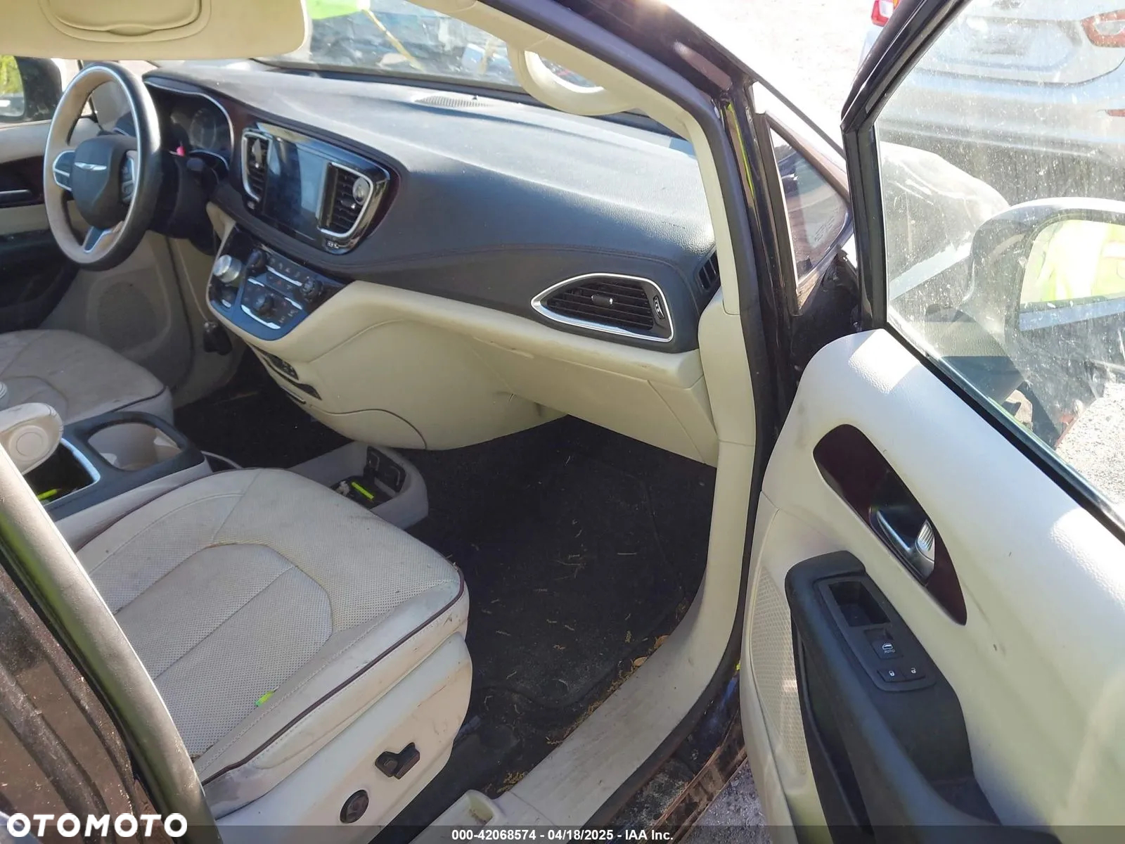 Chrysler Pacifica - 4