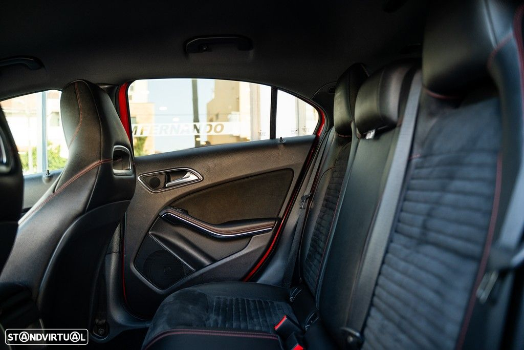 Mercedes-Benz A 200 d AMG Line - 29