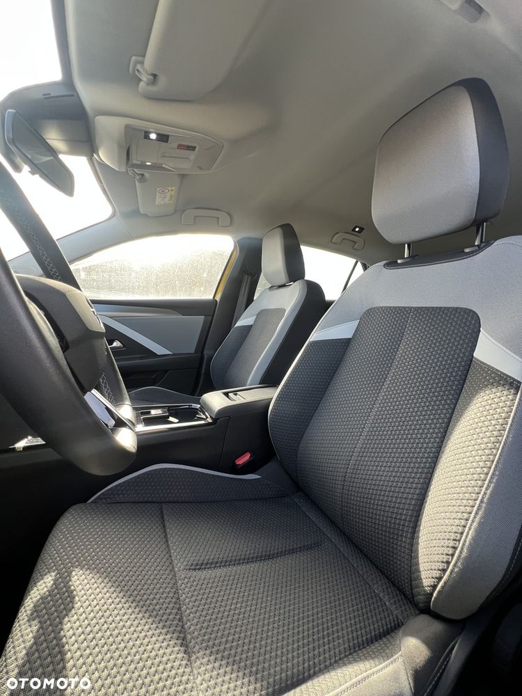 Opel Astra 1.2 T Edition S&S - 11