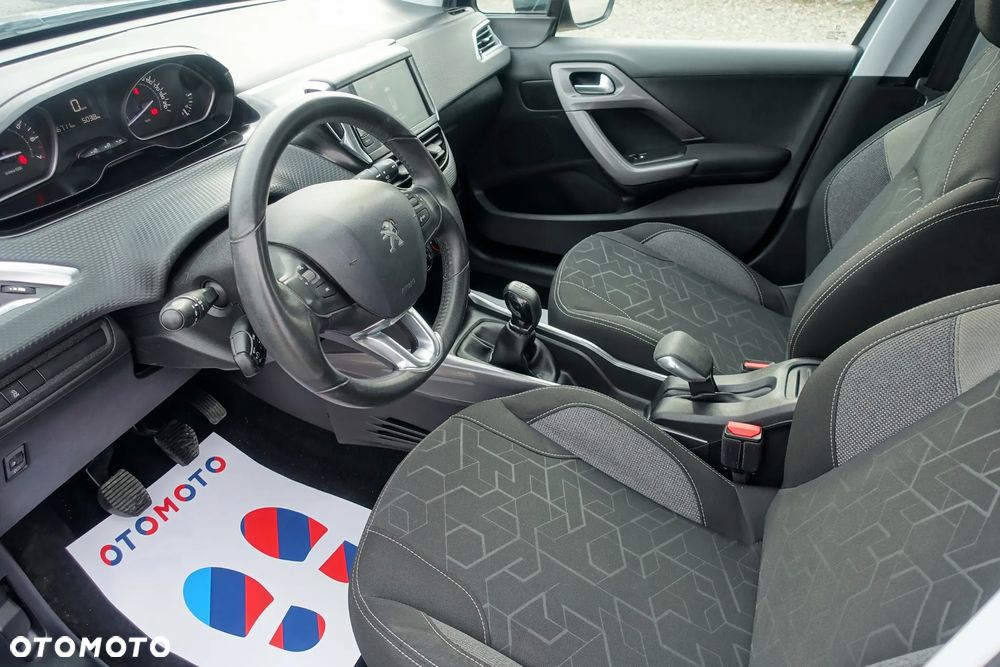 Peugeot 2008 1.2 Pure Tech Active - 11