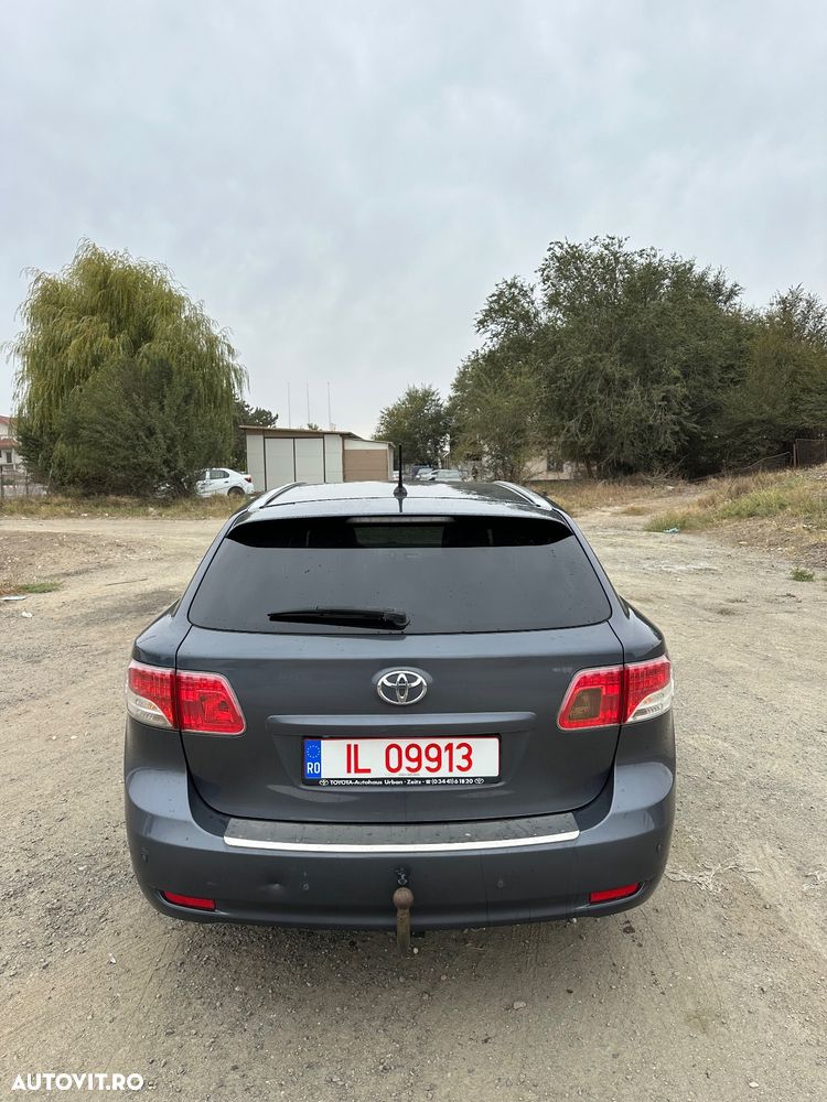 Toyota Avensis 2.2 D-4D Combi Executive - 6