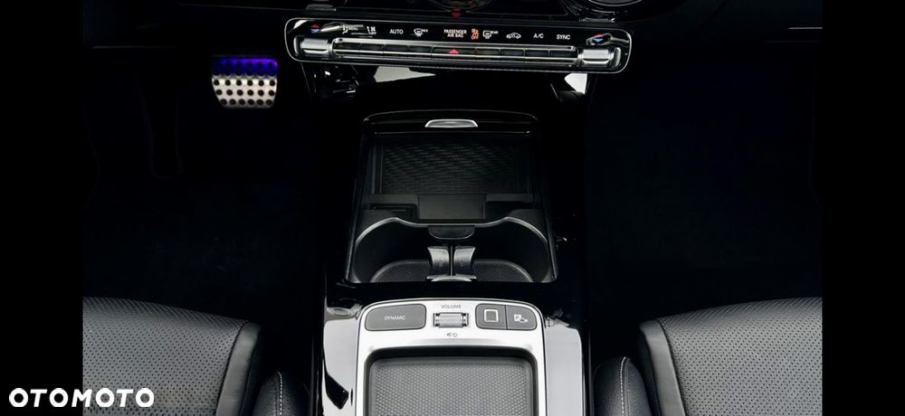 Mercedes-Benz CLA - 12