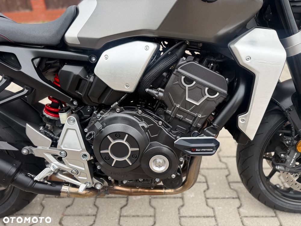 Honda CB - 8