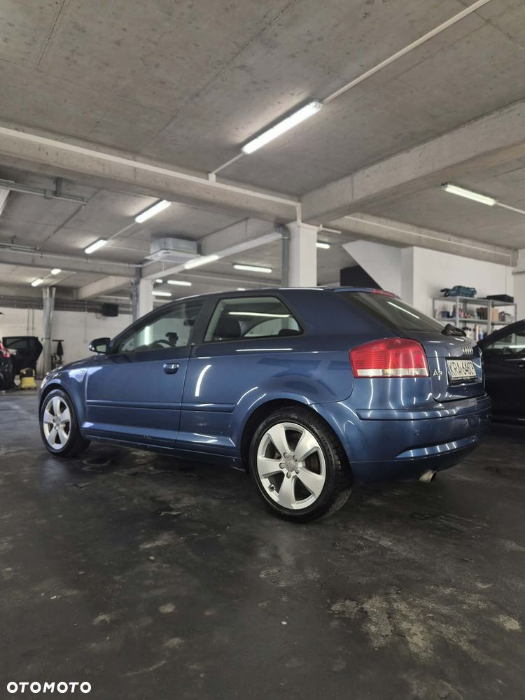 Audi A3 3-drzwiowe 1.6 Attraction - 5