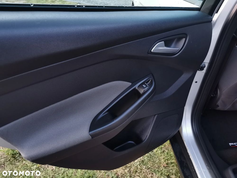 Ford Focus 1.6 Trend - 9