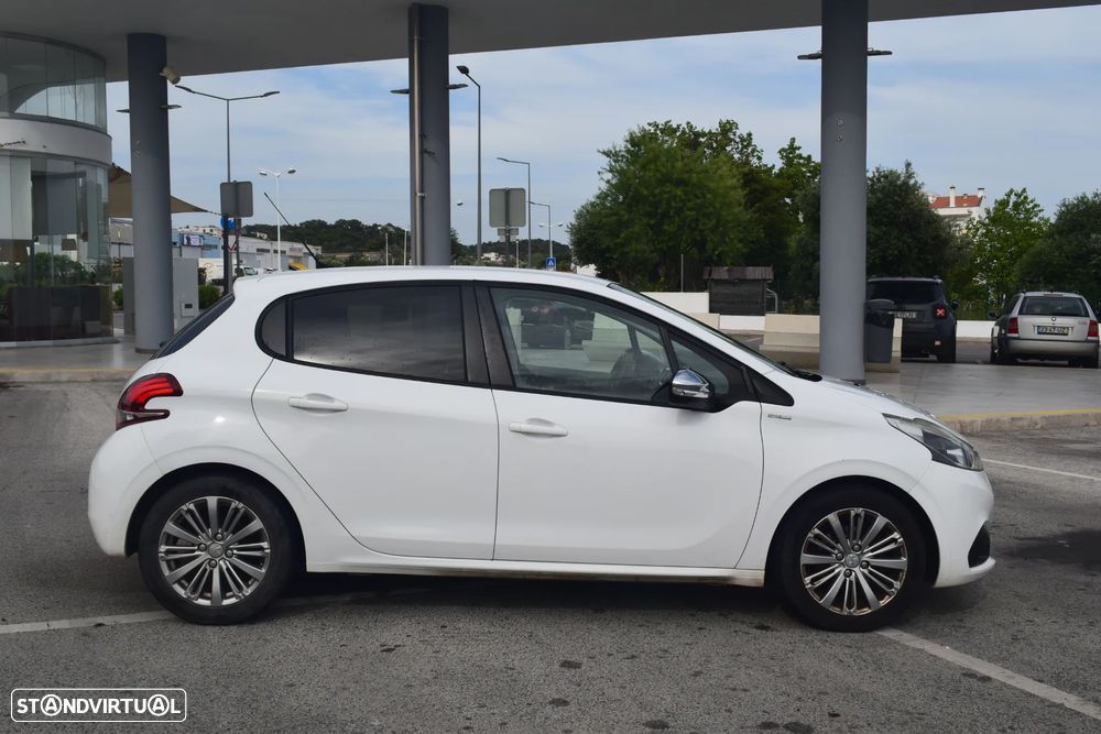 Peugeot 208 1.2 PureTech Style - 4