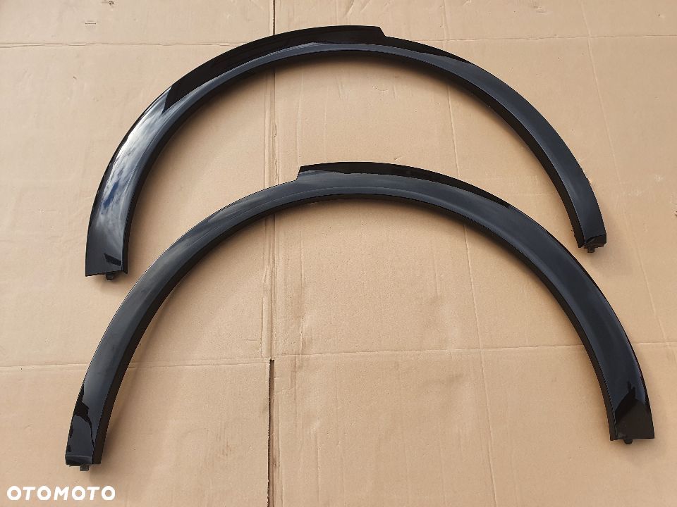 PORSCHE CAYENNE III 9Y LISTWA BŁOTNIKA TYŁ 9Y0854731D 9Y0854732D