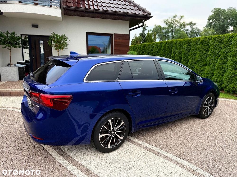 Toyota Avensis 2.0 D-4D Premium - 23
