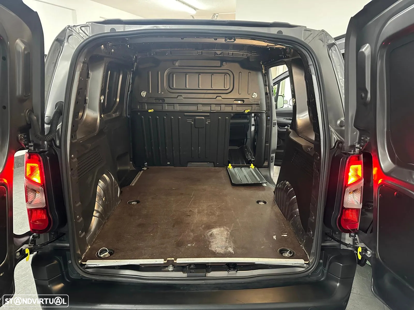 Peugeot Partner 1.5 Blue-HDi Asphalt L1 - 18