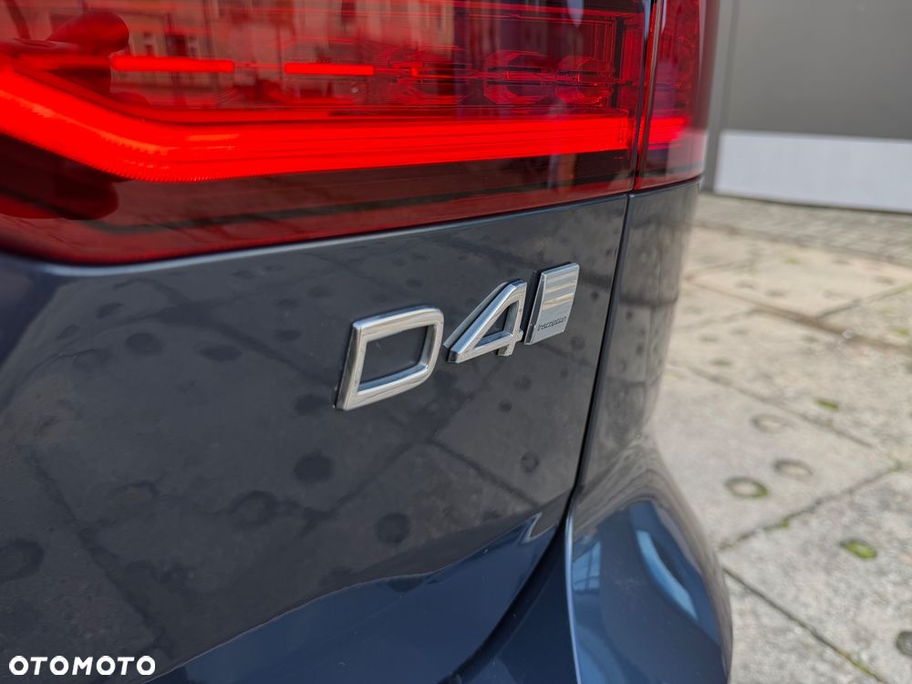 Volvo V60 D4 Inscription - 37
